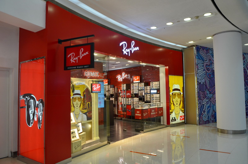 Ray?Ban 宏伊国际广场店——yl6809永利 CIS 商用安装系统的经典应用