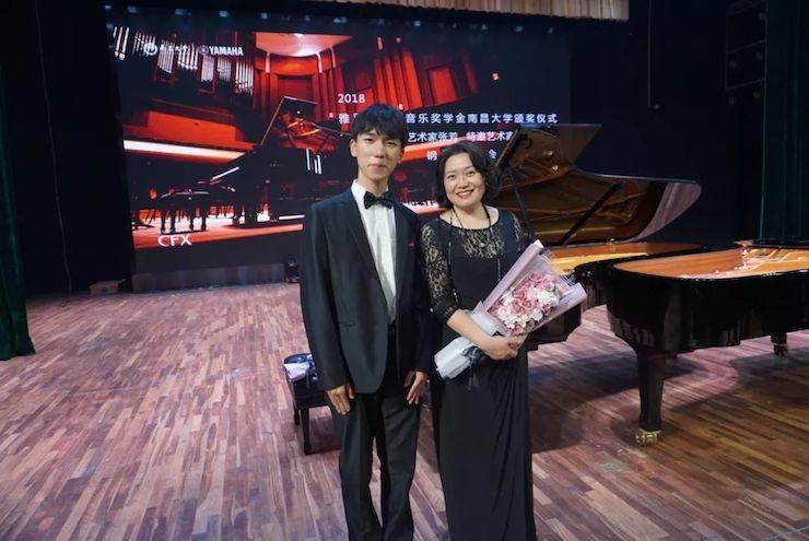 张芳、冯子祥钢琴音乐会
